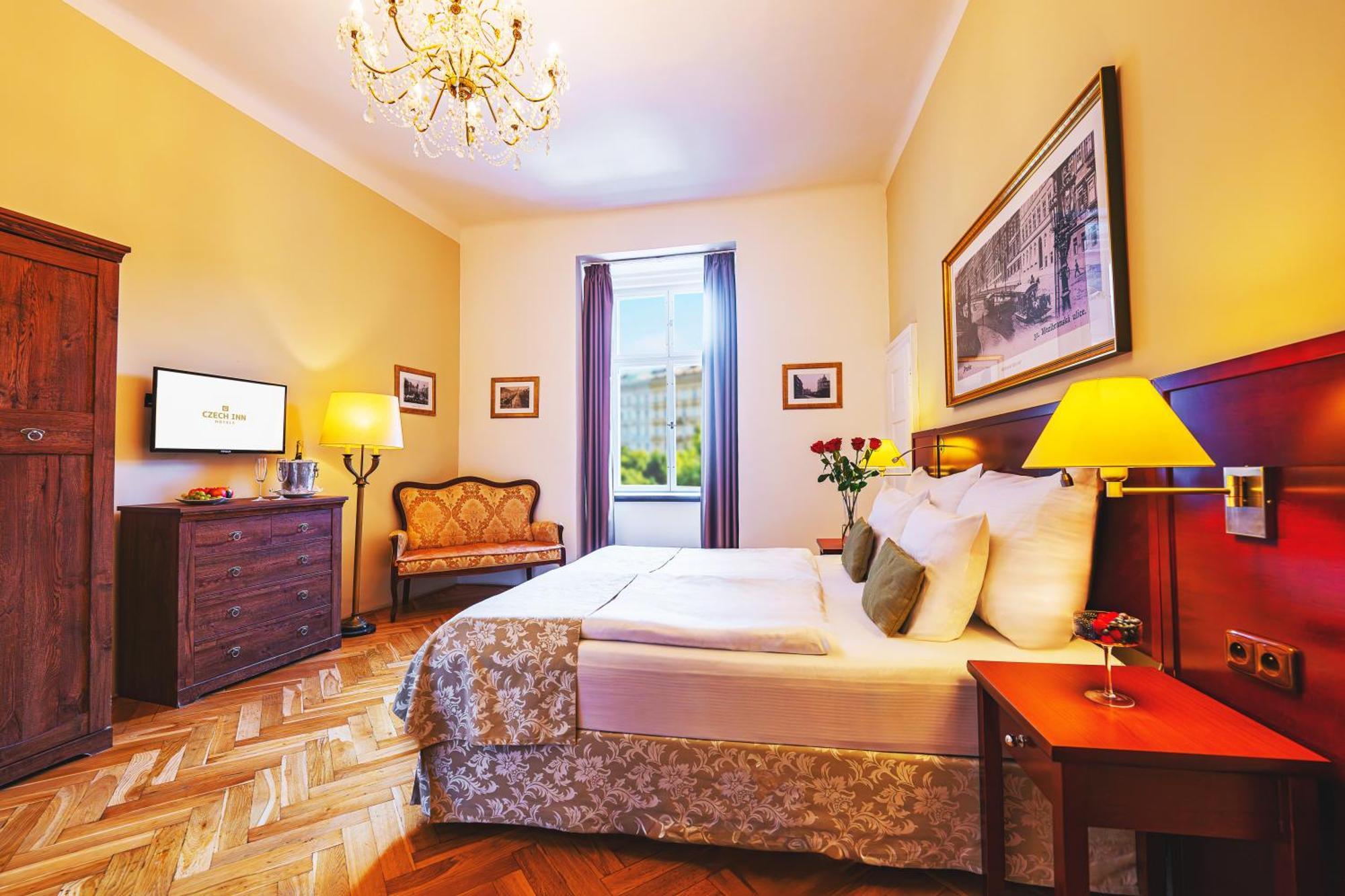 Wenceslas Square - Czech Leading Hotell 4*
