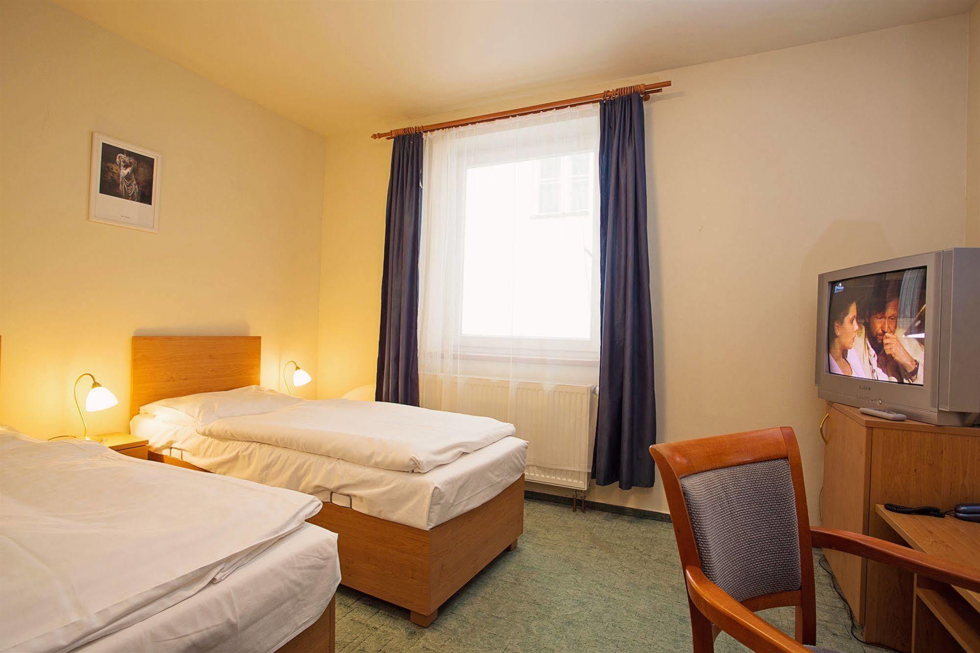 Wenceslas Square - Czech Leading Hotell 4*
